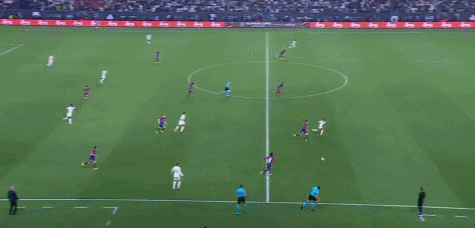 詹姆斯篮下强打稳定胜局