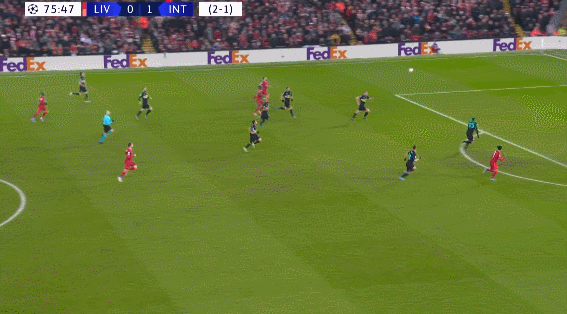 半场战报：卡利亚里2-2热那亚，塞巴斯蒂亚诺-埃斯波西托、博雷利建功，厄斯蒂高、维蒂尼亚破门